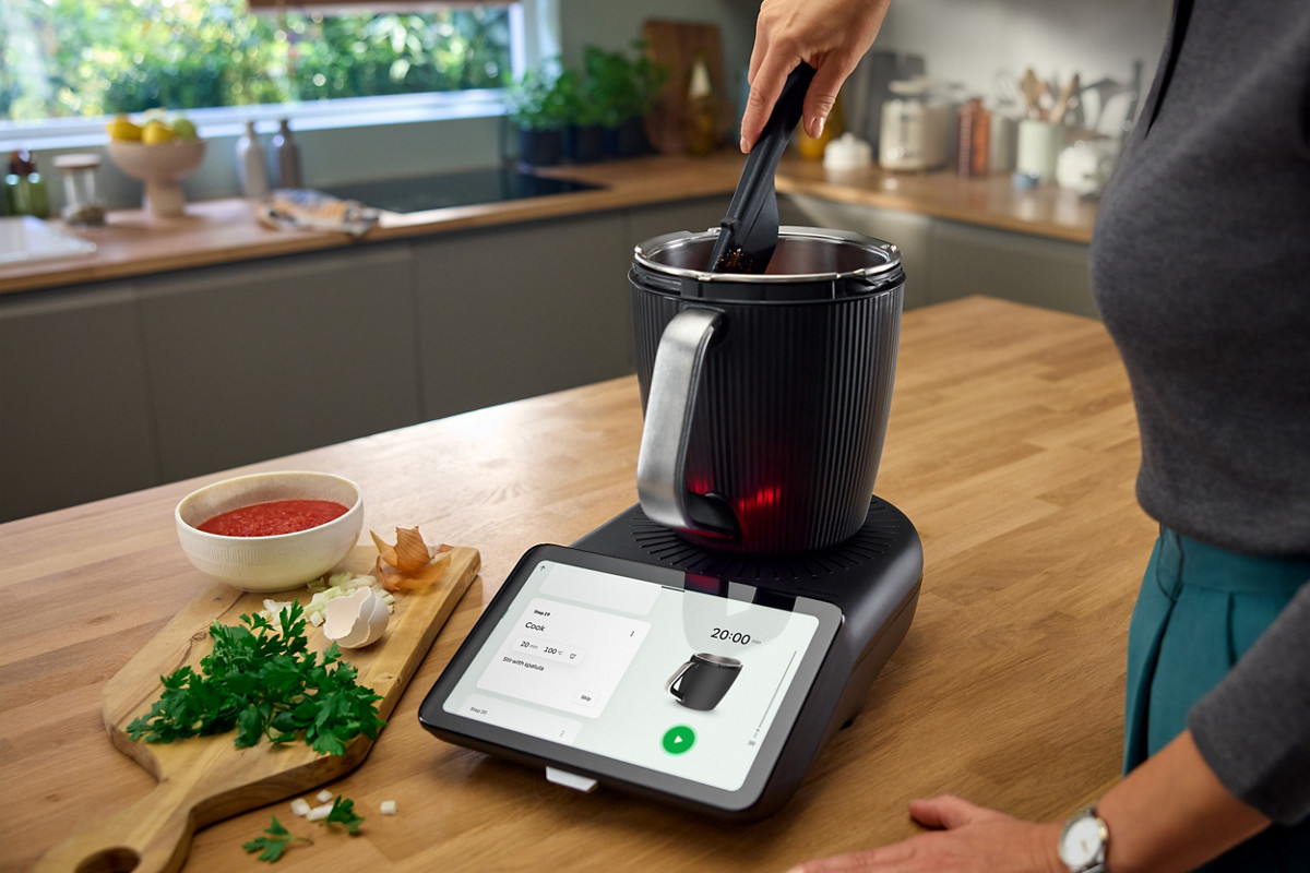 Plated Thermomix TM7 meal with fresh ingredients