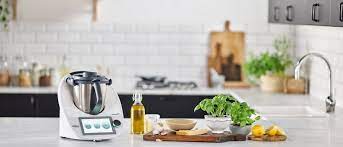Thermomix TM7 preparing a smoothie